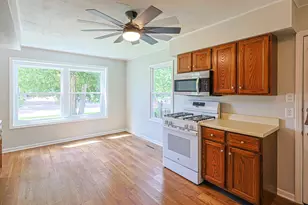 414 Tulsa Ave, Carpentersville, IL 60110 - Photo 12