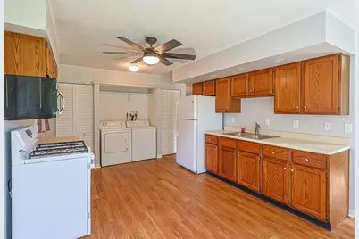 414 Tulsa Avenue, Carpentersville, IL 60110 - Photo 10