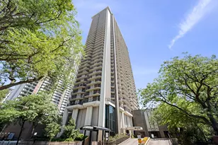 6007 N Sheridan Rd, Chicago, IL 60660 - Photo 1