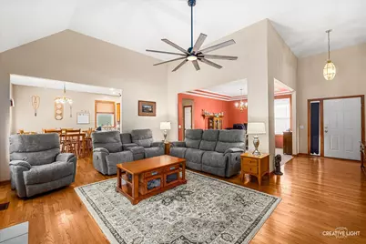 1324 Hickory Ridge Drive, Montgomery, IL 60538 - Photo 4