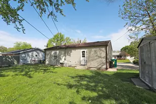 111 Elm Ln, Streamwood, IL 60107 - Photo 18