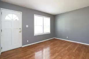 111 Elm Ln, Streamwood, IL 60107 - Photo 8