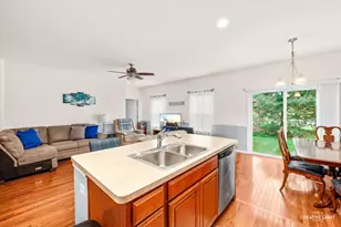 1648 Colchester Ln, Aurora, IL 60505 - Photo 4