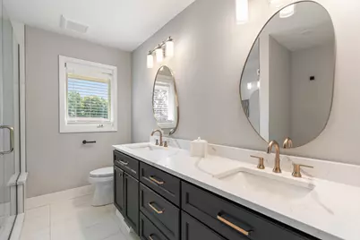 11512 Woodglen Lane, Burr Ridge, IL 60527 - Photo 32