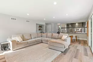 11512 Woodglen Ln, Burr Ridge, IL 60527 - Photo 20