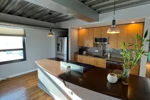 1910 S Indiana Ave, Chicago, IL 60616 - Photo 2