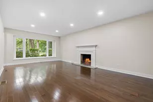 28 Plymouth Ct, Lincolnshire, IL 60069 - Photo 8