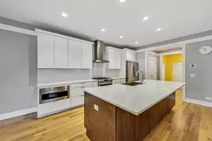 8101 Floral Ave, Skokie, IL 60077 - Photo 6