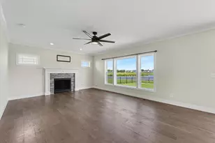 412 Sutton St, Savoy, IL 61874 - Photo 8