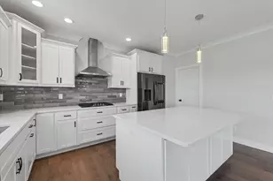 412 Sutton St, Savoy, IL 61874 - Photo 14