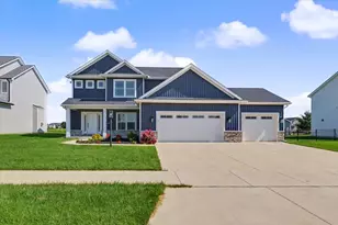 412 Sutton St, Savoy, IL 61874 - Photo 2