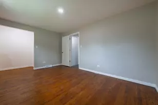 11955 S Prairie Ave, Chicago, IL 60628 - Photo 14