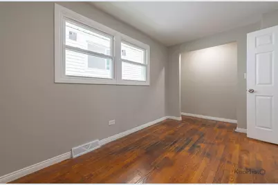 11955 S Prairie Avenue, Chicago, IL 60628 - Photo 10