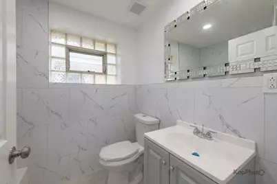 11955 S Prairie Avenue, Chicago, IL 60628 - Photo 16