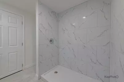 11955 S Prairie Avenue, Chicago, IL 60628 - Photo 28