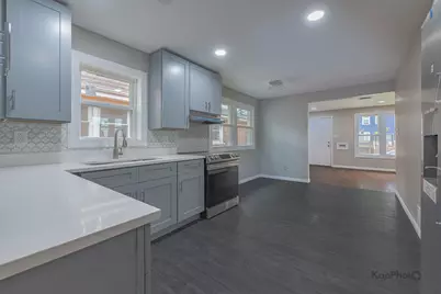 11955 S Prairie Avenue, Chicago, IL 60628 - Photo 6