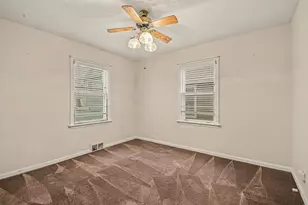 14806 Lawndale Ave, Midlothian, IL 60445 - Photo 10