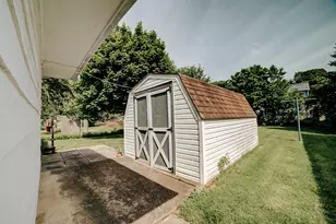 546 E Mulberry St, Watseka, IL 60970 - Photo 26