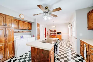 546 E Mulberry St, Watseka, IL 60970 - Photo 12