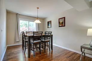 1636 Green River Dr, Schaumburg, IL 60194 - Photo 6