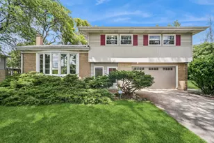 6 Linden Ave, Buffalo Grove, IL 60089 - Photo 1