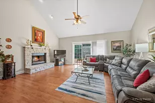 2697 Nicole Cir, Aurora, IL 60502 - Photo 4