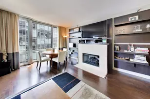160 E Illinois St, Chicago, IL 60611 - Photo 2