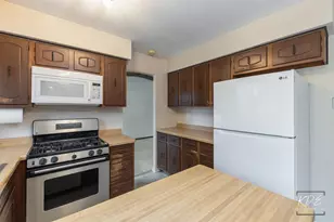 446 Galahad Rd, Bolingbrook, IL 60440 - Photo 6