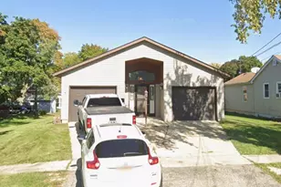 716 E 4th St, Belvidere, IL 61008 - Photo 1