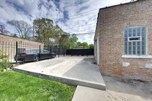 10215 S Charles St, Chicago, IL 60643 - Photo 12