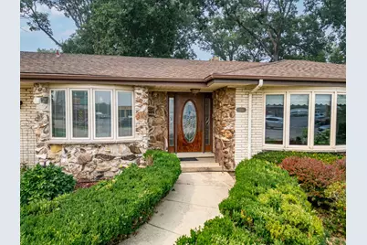 304 E Irving Park Road, Roselle, IL 60172 - Photo 6
