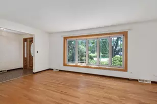 1642 Clemens Rd, Darien, IL 60561 - Photo 4