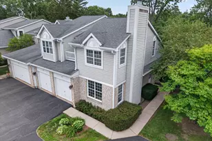 917 N Cove Dr, Palatine, IL 60067 - Photo 2