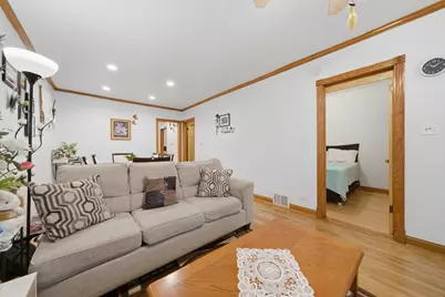 4746 N Karlov Avenue, Chicago, IL 60630 - Photo 6