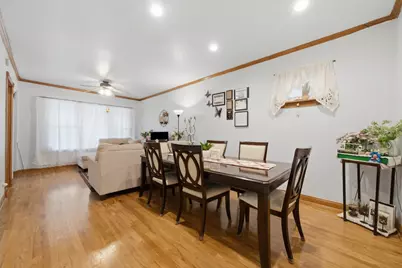 4746 N Karlov Avenue, Chicago, IL 60630 - Photo 8