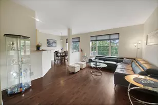 439 Bay Tree Cir, Vernon Hills, IL 60061 - Photo 6