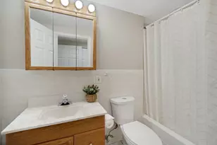 439 Bay Tree Cir, Vernon Hills, IL 60061 - Photo 24