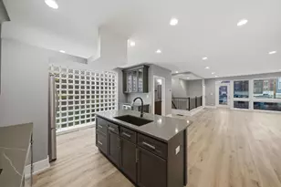 308 W Evergreen Ave, Chicago, IL 60610 - Photo 8