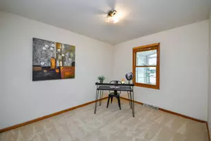 6N584 Juniper Ct, Saint Charles, IL 60175 - Photo 6