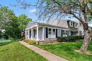 1938 Oxford Ct, Schaumburg, IL 60194 - Photo 2