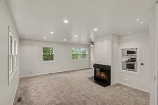 1938 Oxford Ct, Schaumburg, IL 60194 - Photo 4