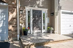 530 River Front Cir, Naperville, IL 60540 - Photo 2
