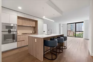 211 N Harbor Dr, Chicago, IL 60601 - Photo 2