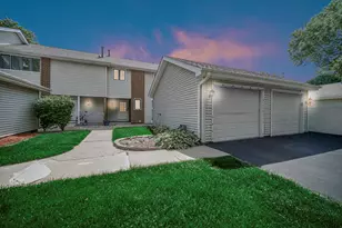 5S027 Pebble Beach Ct, Naperville, IL 60563 - Photo 2