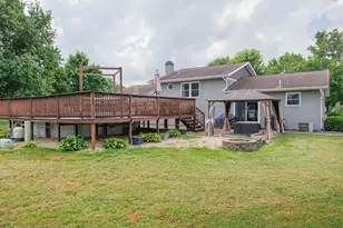 520 Cottonwood Dr, Salem, IL 62881 - Photo 2