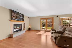 327 Miner St, Bensenville, IL 60106 - Photo 10