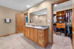 327 Miner St, Bensenville, IL 60106 - Photo 24
