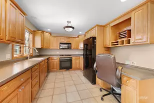 327 Miner St, Bensenville, IL 60106 - Photo 8