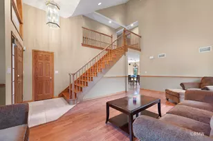 327 Miner St, Bensenville, IL 60106 - Photo 4