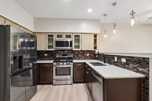 53 Braxton Ln, Aurora, IL 60504 - Photo 4